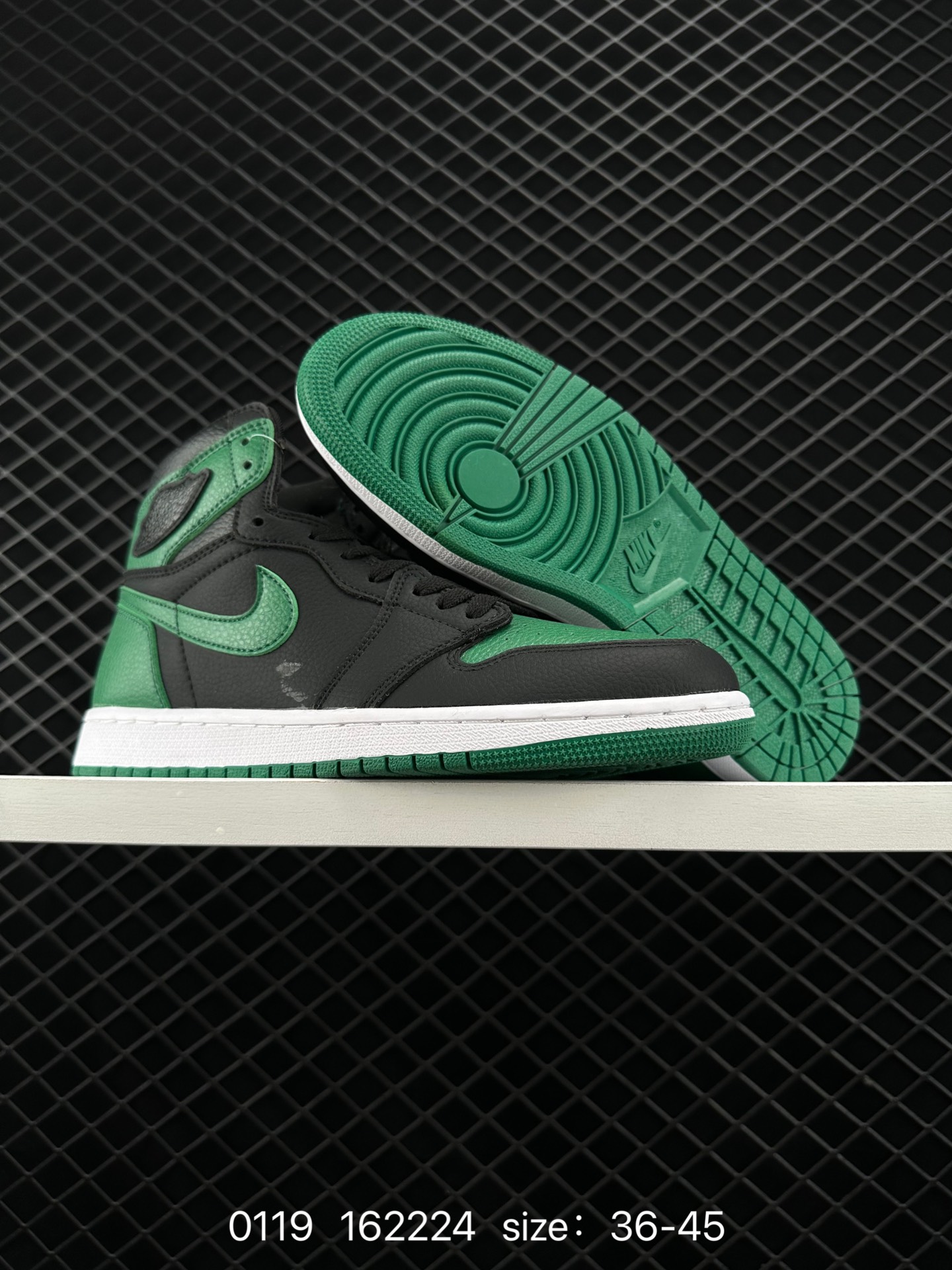 Nike Air Jordan 1 Retro High OG”Black/White“